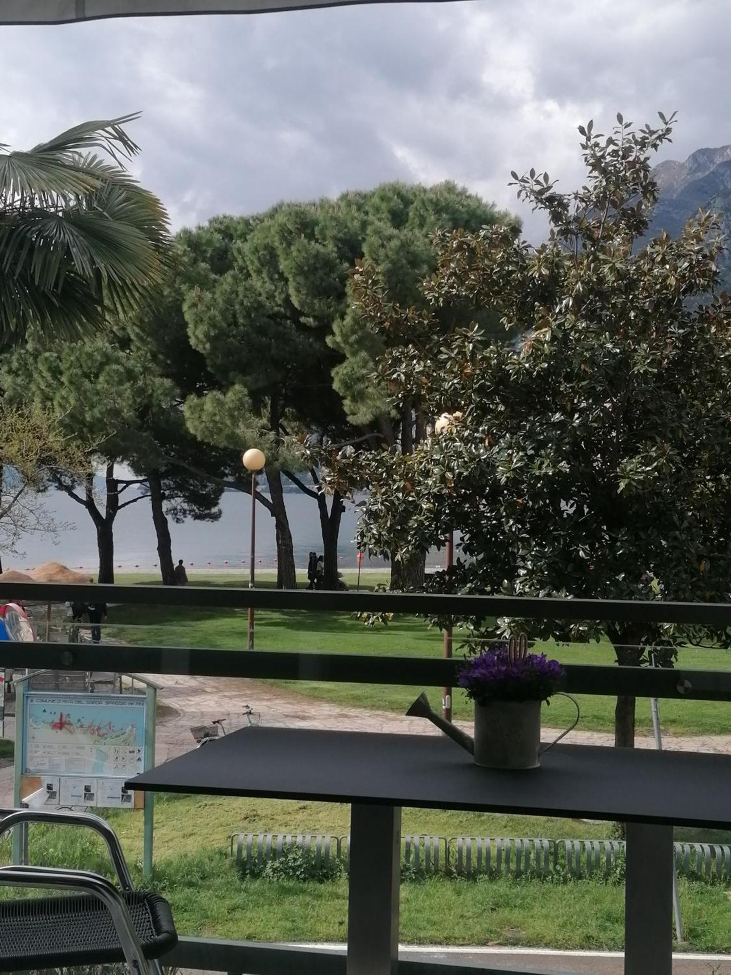 Appartement Lago Blu Riva del Garda Exterior foto